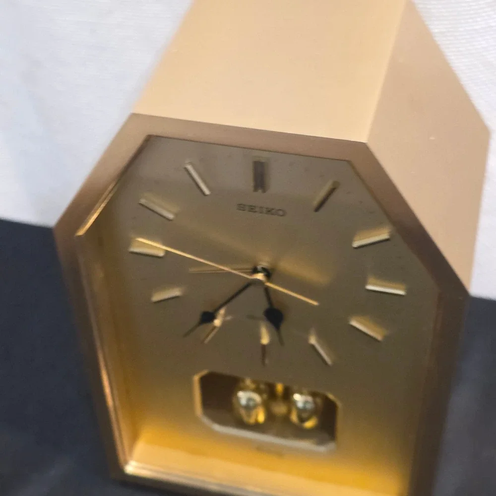 Vintage Seiko Melody Quartz Mantle Clock Gold Rotating Pendulum Japan 